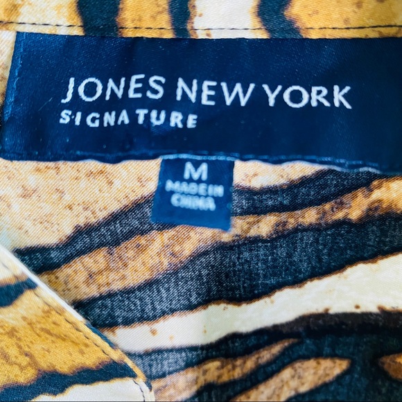 Tiger Print Pleated Front Mandarin Collar Long Sleeve Top Size M - Picture 9 of 10